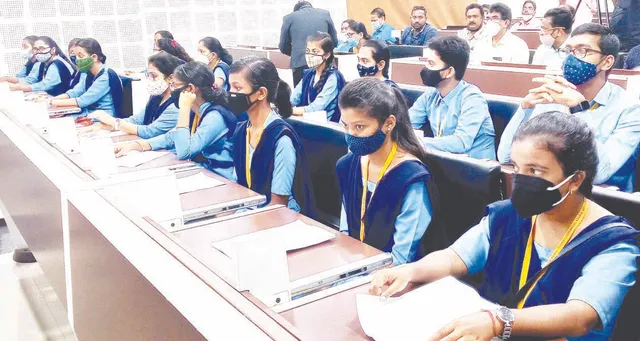 ଐତିହାସିକ  ଘଟଣା: ଶିଶୁଦିବସରେ ହାଇକୋର୍ଟ ବୁଲିଲେ ଛାତ୍ରଛାତ୍ରୀ