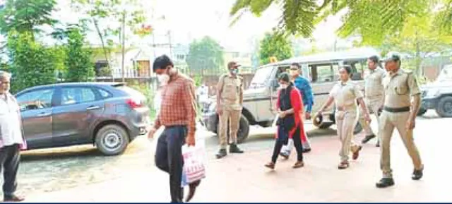 ଆକାଉଣ୍ଟ୍‌ରୁ ୩୮ଲକ୍ଷ ଟଙ୍କା ଆତ୍ମସାତ ଘଟଣା: ବ୍ୟାଙ୍କର ୬ କର୍ମଚାରୀଙ୍କୁ ବାନ୍ଧିଲା ପୁଲିସ