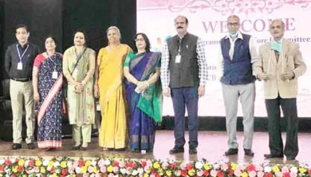 ଏସ୍‌ସିବି ‘୭୫ରେ ୭୫ କାର୍ଯ୍ୟକ୍ରମରେ ଶିକ୍ଷାବିତ୍‌ଙ୍କ ପରାମର୍ଶ: ସଫଳ ଡାକ୍ତର ସହିତ ଲୋକାଭିମୁଖୀ ସେବା ଯୋଗାଅ