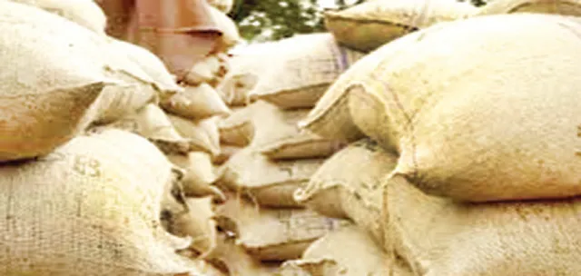 ସବୁ ଖାଦ୍ୟଶସ୍ୟ ଝୋଟ ବସ୍ତାରେ ରହିବ: ସବୁ ଖାଦ୍ୟଶସ୍ୟ ଝୋଟ ବସ୍ତାରେ ରହିବ, କପା ନିଗମକୁ ଦିଆଯିବ ୧୭,୪୦୮ କୋଟି