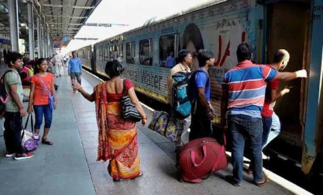 ଟ୍ରେନ୍‌ରୁ ଖସି ବରିଷ୍ଠ ନାଗରିକ ମୃତ