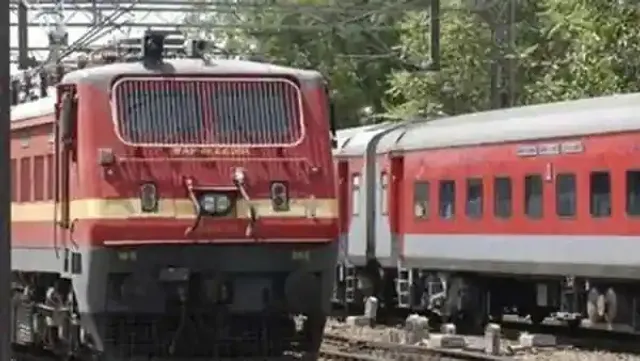 ଡିଜେଲ ମୂଲ୍ୟ ବଢ଼ିଥିବାରୁ ଏହି ଟ୍ରେନରେ ଯାତ୍ରା କରୁଥିଲେ ଦେବାକୁ ପଡିପାରେ ଅଧିକ ଭଡା