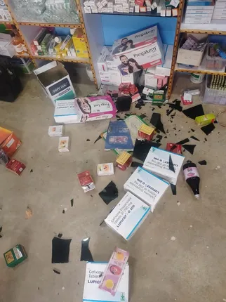 ଥାନା ନିକଟ ଦୋକାନରୁ ଲକ୍ଷାଧିକ ଟଙ୍କାର ଚୋରି