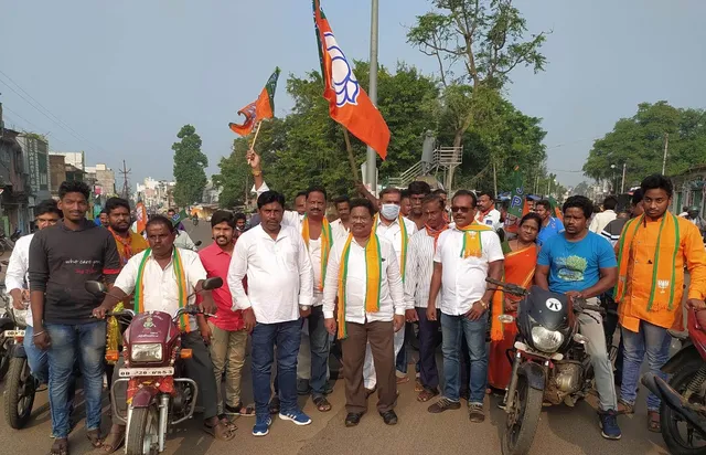 ବିଜେପି ପକ୍ଷରୁ ୧୨ଘଣ୍ଟିଆ ଗଜପତି ଜିଲ୍ଲା ବନ୍ଦ ପାଳନ: ଦୋକାନବଜାର ବନ୍ଦ, ଗାଡ଼ି ଚଳାଚଳ ବ୍ୟାହତ