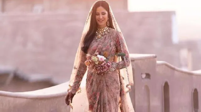 କ୍ୟାଟ୍ରିନାଙ୍କ ଏହି ଶାଢି ପଛରେ ଅଛି ୪୦ ଜଣ କାରିଗରଙ୍କ ୧୮୦୦ ଘଣ୍ଟାର ପରିଶ୍ରମ