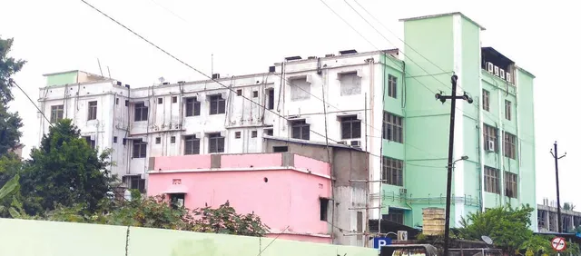 ଏସ୍‌ସିବି ପ୍ଲାଟିନମ୍‌ ଜୁବୁଲି ସରିଲା, ସୌନ୍ଦର୍ଯ୍ୟକରଣ ରଙ୍ଗକାମ କିନ୍ତୁ ଅଧା