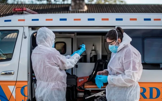 ବର୍ଷ ଶେଷରେ ମିଳିଲା ଖୁସି ଖବର, ଦକ୍ଷିଣ ଆଫ୍ରିକାରେ କରୋନା ଦୁର୍ବଳ ହେବାରୁ ସରକାର ହଟାଇଲେ କଟକଣା