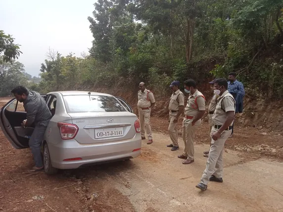 ବୋଲ ମାନୁନି ଆନ୍ଧ୍ର ; କୋଟିଆରେ ଚେକ୍ ଗେଟ୍‌ ନିର୍ମାଣ କରି ଦାଦାଗିରି