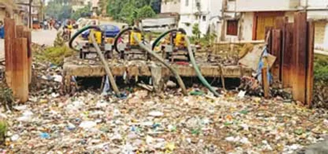 ବାତ୍ୟା ମୁକାବିଲା ପ୍ରସ୍ତୁତି କାଗଜକଲମରେ! କେଶରପୁର ମୁଖ୍ୟ ଡ୍ରେନ୍‌ରୁ ଉଠିଲାନି ଆବର୍ଜନା