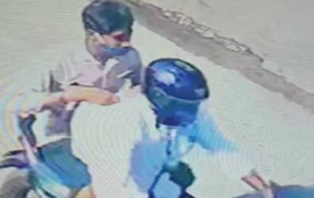 ଜଗତସିଂହପୁର ଜିଲ୍ଲାରେ ନାଲି-କଳା ପଲ୍‌ସର୍‌ ଆତଙ୍କ: କଡ଼ାପିନ୍ଧା ଯୁବକ କିଏ ?