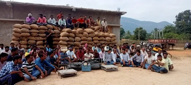 ଲିଆଡ଼ ଧାନ ମଣ୍ଡି ବନ୍ଦ ପ୍ରତିବାଦରେ ଚାଷୀଙ୍କ ଧାରଣା, ନିର୍ବାଚନରେ ଭୋଟ୍‌ ବର୍ଜନ ଧମକ