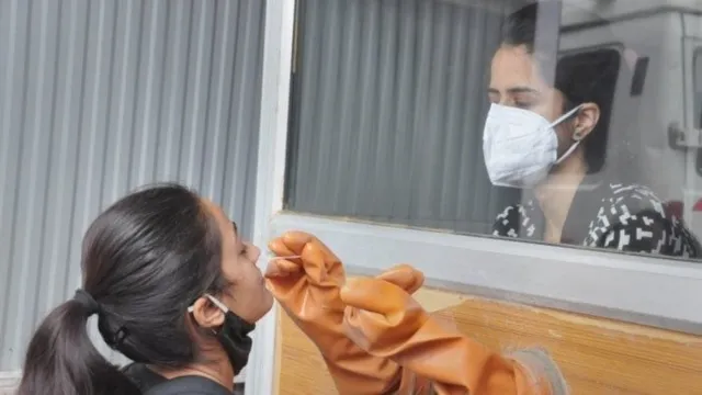 ୨୪ ଘଣ୍ଟାରେ ଭାରତରେ ୯,୭୬୫ କୋଭିଡ୍‌-୧୯ ସଂକ୍ରମଣ; ମୃତ୍ୟୁସଂଖ୍ୟା ୪୭୭