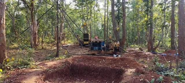 ସୁନାଖଣିକୁ ନେଇ ଗାଁ ବିବାଦ, ସର୍ଭେ ବନ୍ଦ