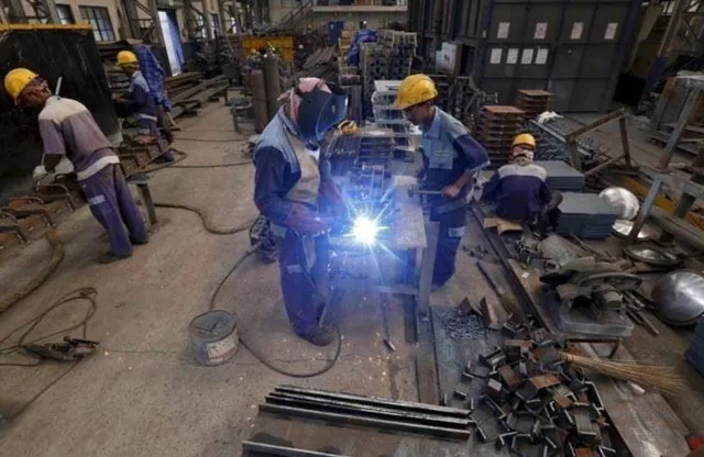 ରାଜ୍ୟର ଘରୋଇ ଶିଳ୍ପରେ କାର୍ଯ୍ୟ କରୁଛନ୍ତି ୧.୭୯ଲକ୍ଷ ଠିକା କର୍ମଚାରୀ