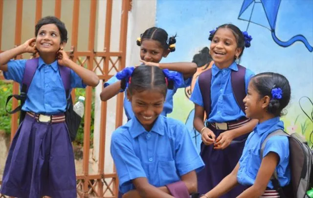 ଛାତ୍ରଛାତ୍ରୀଙ୍କୁ କେବେ ମିଳିବ ପୋଷାକ? ଏପ୍ରିଲ୍‌‌ରେ ମିଳିବା କଥା; ଜୁଲାଇ ସରିବାକୁ ବସିଲାଣି, ସ୍କୁଲ ଆକାଉଣ୍ଟକୁ ଟଙ୍କା ଆସିଲାନି