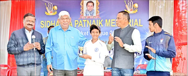 ସିଦ୍ଧାନ୍ତ ସ୍ମାରକୀ କ୍ରିକେଟ୍‌: ପାରାମାଉଣ୍ଟ ୧୦ ୱିକେଟ୍‌ରେ ବିଜୟୀ