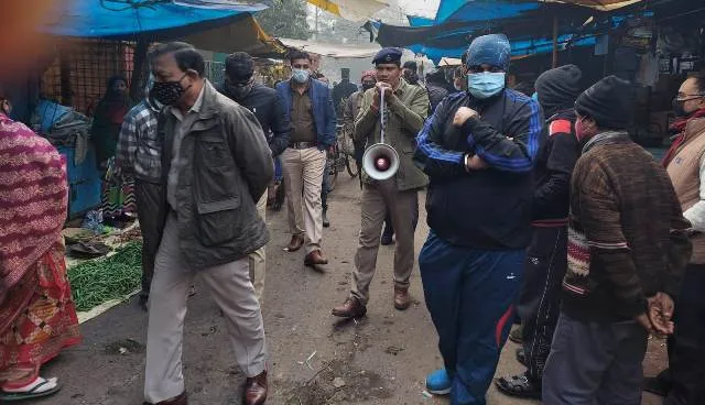 କରୋନା ଆକ୍ରାନ୍ତଙ୍କ ସଂଖ୍ୟା ବଢିଲା ପରେ ଚେତିଲା ପ୍ରଶାସନ: ପୁଲିସ ଏନଫୋର୍ସମେଣ୍ଟ ଟିମର ଚଢ଼ଉ