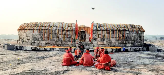 ରାଣୀପୁର ଝରିଆଲସ୍ଥିତ ଚଉଷଠି ଯୋଗିନୀ ପୀଠ ସାମ୍ନାରେ ଯଜ୍ଞକୁ ନେଇ ସ୍ଥାନୀୟ ଅଞ୍ଚଳରେ କୋକୁଆ ଭୟ