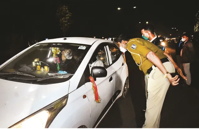 ସହର ସାରା ନାକାବନ୍ଦୀ: ଦିନରୁ ବୋହିନେଲେ ମଦ