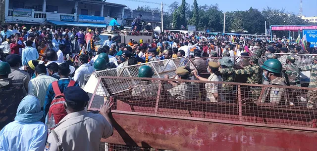 ସଂରକ୍ଷଣ ଉଚ୍ଛେଦକୁ ବିରୋଧ: ଆଦିବାସୀ – ପୁଲିସ ଧସ୍ତାଧସ୍ତି