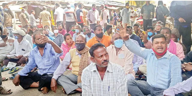 ରାସ୍ତାରେ ଗର୍ଜିଲେ ଚାଷୀ: ମଣ୍ଡିରେ କଟନିଛଟନି, ୨ ଘଣ୍ଟା ରାସ୍ତା ଅବରୋଧ