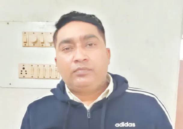 ଠକ ଅଭିଯୁକ୍ତ ପ୍ରଭାକର କୋଭିଡ୍‌ ପଜିଟିଭ୍: ନୋଟିସ୍ ଦେଇ ଛାଡ଼ିଲା ପୁଲିସ,  ସଙ୍ଗରୋଧ ପରେ ହେବ କୋର୍ଟ ଚାଲାଣ