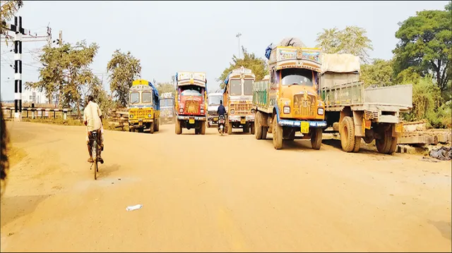 ଧୂଳିରେ ଅଣନିଃଶ୍ବାସୀ ମଞ୍ଚେଶ୍ବର: ବିଭିନ୍ନ ରୋଗର ଶିକାର ହେଉଛନ୍ତି  ସ୍ଥାନୀୟ ଲୋକ