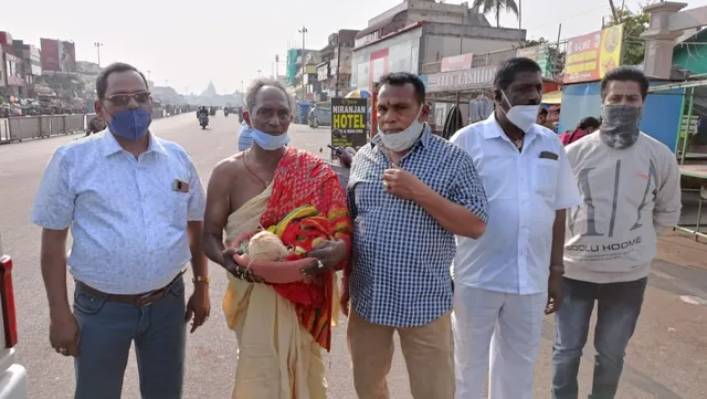 ପୁରୀ: ରଥକାଠ ଅନୁକୂଳ ପାଇଁ ଶ୍ରୀମନ୍ଦିର ପ୍ରଶାସନ ପକ୍ଷରୁ ସ୍ୱତନ୍ତ୍ର ଦଳଙ୍କ ନୟାଗଡ଼ ଯାତ୍ରା