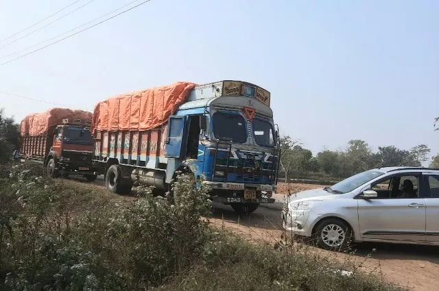 ଚୋରା ଚାଲାଣ ବେଳେ ଚଢ଼ଉ, ୩୩୬ ବସ୍ତା ଧାନ ସହ ଟ୍ରକ୍‌ ଜବତ