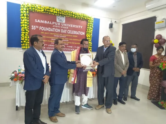 ଗୁଜୁରାଟୀ କବି କମଲ ଭୋରାଙ୍କୁ ଜାତୀୟ ଗଙ୍ଗାଧର ସମ୍ମାନ