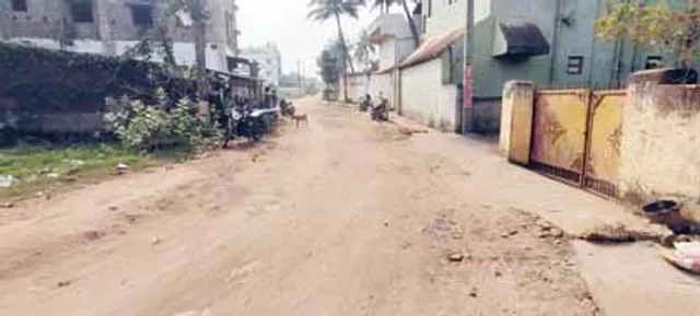 ନ୍ୟୁ ତରୋଳ ଅଲ୍‌ଟ୍ରା ଲେନ୍‌ ରାସ୍ତା ବିପର୍ଯ୍ୟସ୍ତ, ସିଏମ୍‌ସି, ପୂର୍ତ୍ତ ଓ ଜନସ୍ବାସ୍ଥ୍ୟ ବିଭାଗ ଦୋଷ ଠେଲାଠେଲି