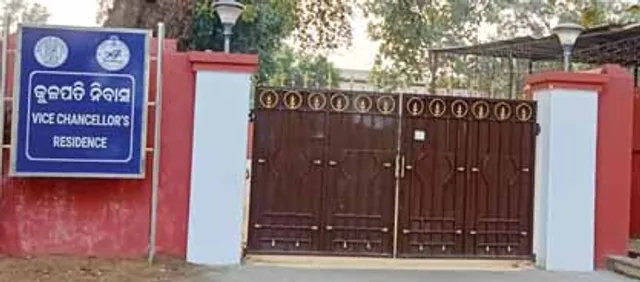 ସରକାରଙ୍କୁ ହସ୍ତାନ୍ତର କରାଯିବ କ୍ୟାଣ୍ଟନ୍‌ମେଣ୍ଟ କ୍ବାର୍ଟର୍ସ, ରେଭେନ୍ସା ପରିସରକୁ ଆସିଲେ ବିଶ୍ବବିଦ୍ୟାଳୟ କୁଳପତି