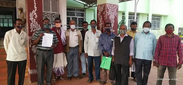 ଧାନମଣ୍ଡିର ଅବ୍ୟବସ୍ଥା ନେଇ ଜିଲ୍ଲାପାଳ କାର୍ଯ୍ୟାଳୟ ଘେରିଲେ ସେବା ସମବାୟ ସମିତିର ଚାଷୀ