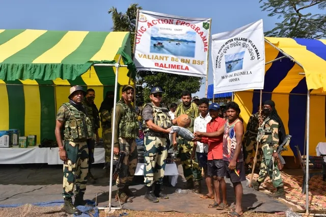 ଦୁର୍ଗମ ରେଖାପାଲୀରେ ବିଏସଏଫର ଜନ ସଂପର୍କ ଶିବିର