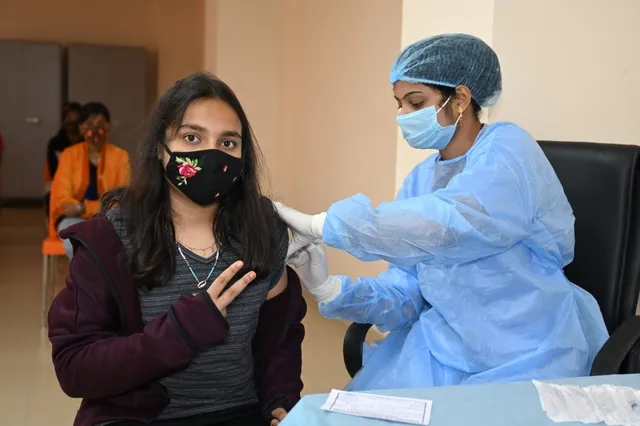 ପ୍ରଥମ ଦିନରେ ଟିକାନେଲେ ୬୩୦୯ କିଶୋର, ଜିଲ୍ଲାର ୪୪ ଟିକାକରଣ କେନ୍ଦ୍ର