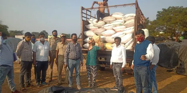 ବେଆଇନ ଭାବେ ଆସିଥିବା ୧୧୨ ବସ୍ତା ଧାନ ଜବତ