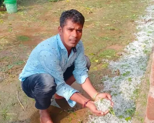 ଅଦିନିଆ ବର୍ଷା ସାଙ୍ଗକୁ କୁଆପଥର ବୃଷ୍ଟି, କଣ୍ଟାମାଳ ଅଞ୍ଚଳ ବେହାଲ