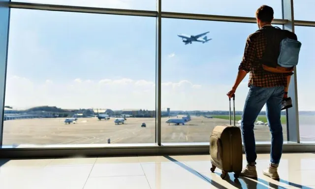 ବିମାନ ଯାତ୍ରୀମାନେ ସାଙ୍ଗରେ କେବଳ ଗୋଟିଏ ହ୍ୟାଣ୍ଡବ୍ୟାଗ୍‌ ନେଇପାରିବେ; ନିୟମ କଲା ସିଆଇଏସଏଫ