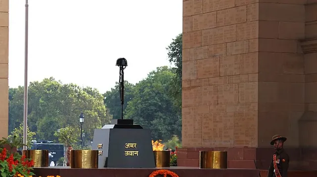 ବିରୋଧୀଙ୍କ ସମାଲୋଚନାର ଜବାବ ‌ଦେଲେ ସରକାର: ଅମର ଯବାନ ଜ୍ୟୋତି ଲିଭା ଯିବନାହିଁ; ଜାତୀୟ ଯୁଦ୍ଧ ସ୍ମାରକୀ ଜ୍ୟୋତିରେ ମିଶିବ