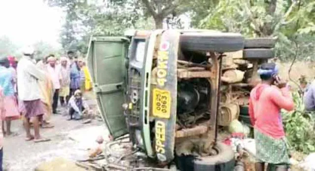 ଟ୍ରକ୍‌ ତଳେ ଚାପିହୋଇ ୩ ମୃତ