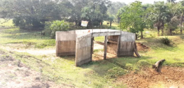 ବାସୁଦେବପୁରରେ ବିକାଶ ବାଟ ହୁଡ଼ିଛି: ନଦୀ ଭିତରେ ‘ଆମ ଗାଁ ଆମ ବିକାଶ’ ଯୋଜନା; ପୋଲ ଅଛି,ରାସ୍ତା ନାହିଁ