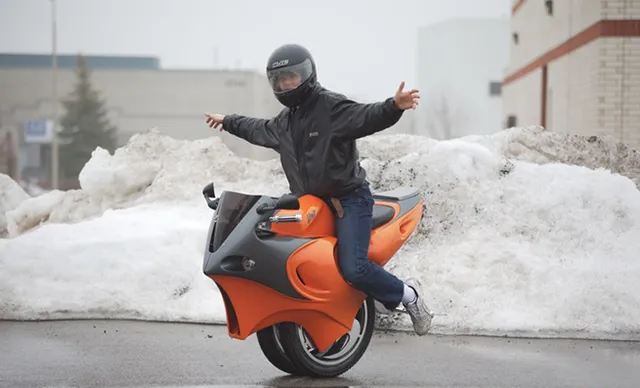 ନୂଆ ସମୟ, ନୂଆ କଥା: ଅଜବ ମୋଟରସାଇକେଲ ଏବଂ ହାବୁର