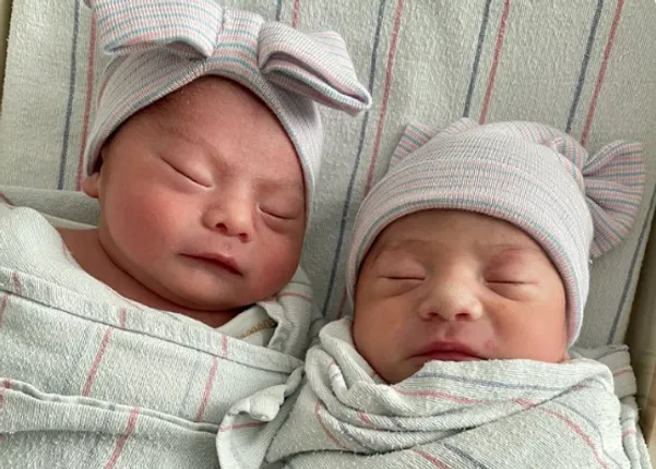 ଭାଗ୍ୟ ଢ଼ାଳିଲା ସୁନା କଳସ: ୨ ଲକ୍ଷରେ ଯାଆଁଳା ଛୁଆ ଏମିତି ଜନ୍ମ ହୁଅନ୍ତି