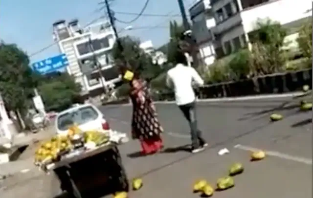 ଉଦଣ୍ଡୀ ପ୍ରଫେସର: ସାମାନ୍ୟ କଥାରୁ ରାସ୍ତାରେ ଫୋଫାଡ଼ିଲେ ବେପାରୀଙ୍କ ଫଳ