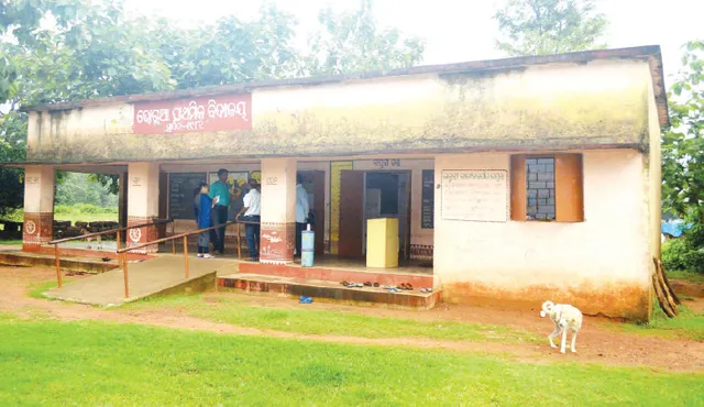 କଟକ ଜିଲ୍ଲାରେ ଅଛି ଏମିତି ଏକ ଗାଁ..., ଭୋଟ୍‌ଦେବାକୁ ଚାଲିବାକୁ ପଡ଼େ ୧୮ କିମି