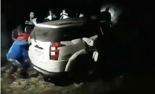 ପୋଲ ତଳକୁ ଖସିପଡିଲା କାର, ବିଧାୟକଙ୍କ ପୁଅ ସମେତ ୭ ଜଣ ମେଡିକାଲ ଛାତ୍ରଙ୍କ ମୃତ୍ୟୁ