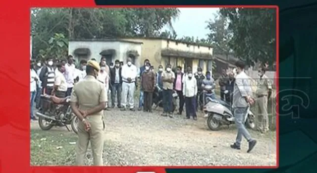 ମୋବାଇଲ ଟାୱାର ଦାବିରେ ଭୋଟ୍‌ ବର୍ଜନ ପ୍ରସଙ୍ଗ: ଜିଦ୍‌ରେ ଅଟଳ ୫ ପଞ୍ଚାୟତର ଅଧିବାସୀ, ସାନି ନାମାଙ୍କନ ବି କରିବେନି