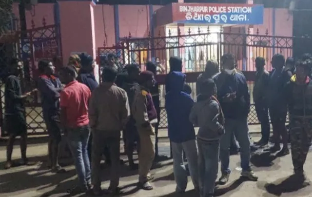 ବଦଳି ପ୍ରତିବାଦରେ ଥାନାରେ ହଙ୍ଗାମା କଲେ କନେଷ୍ଟବଳ