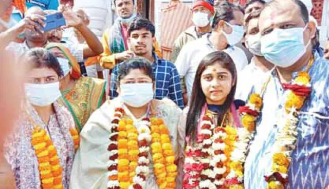 ରାଜନୀତି ମୈଦାନରେ ଧରାକୋଟ ରାଜା, ସମିତିସଭ୍ୟ ପଦ ପାଇଁ ନାମାଙ୍କନ ଦାଖଲ କଲେ