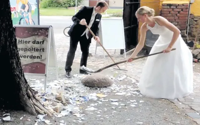 ବିବାହ ପୂର୍ବରୁ ଭଙ୍ଗା ବାସନ ଗୋଟାଇବା ପ୍ରଥା